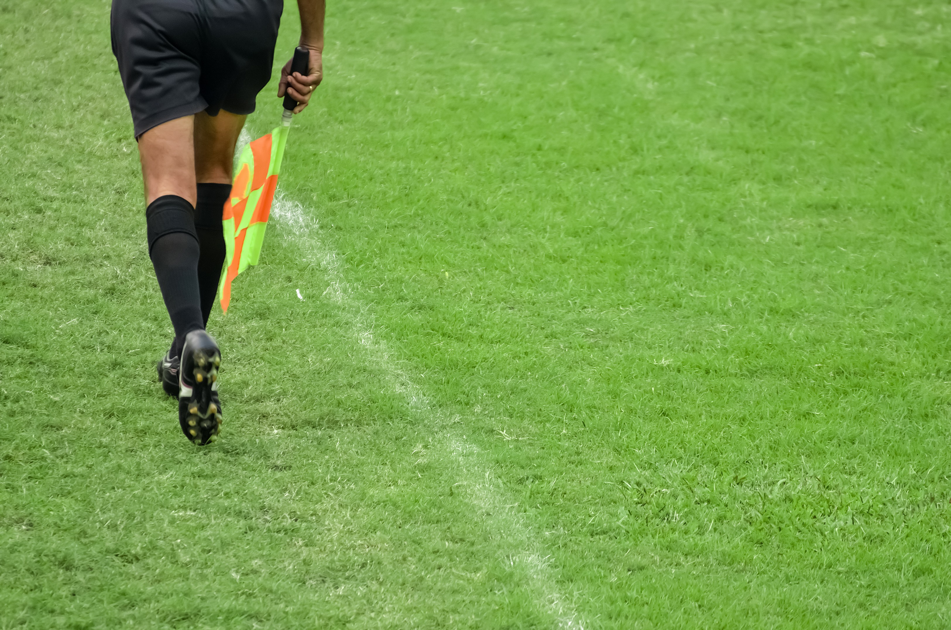 Quel matériel est obligatoire pour un arbitre de rugby ?